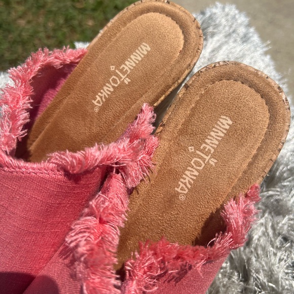 Minnetonka York Wedge Sandals size 9 - Picture 3 of 5